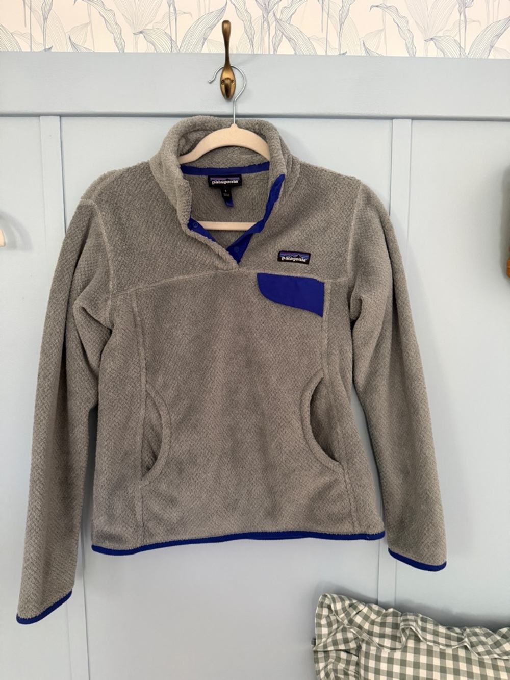 Patagonia Gray Fleece Jacket with Blue Trim